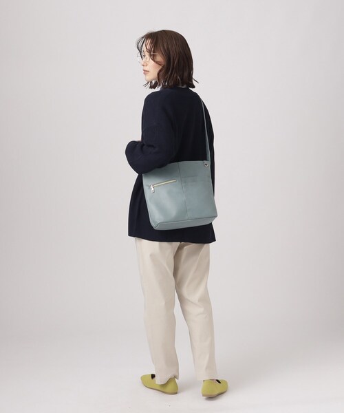 SHOO・LA・RUE(シューラルー)の「【プレゼントにも】毎日持ちたい ポケット切り換えショルダーバッグ(ショルダーバッグ・レディース・ピンク系/ライトパープル/ブラック/ライトベージュ/グレー/ブルー・00)」の15枚目の写真