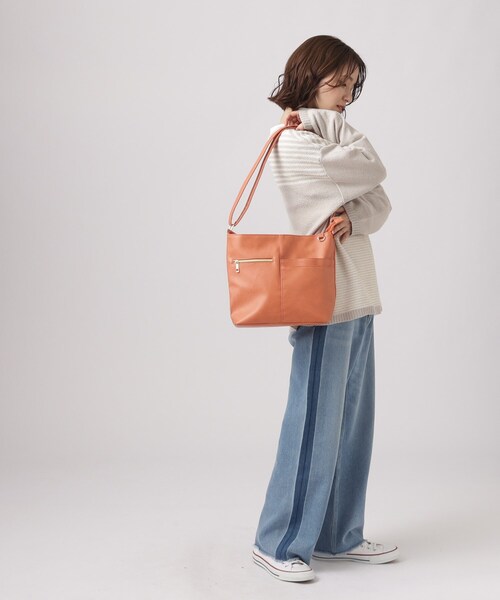 SHOO・LA・RUE(シューラルー)の「【プレゼントにも】毎日持ちたい ポケット切り換えショルダーバッグ(ショルダーバッグ・レディース・ピンク系/ライトパープル/ブラック/ライトベージュ/グレー/ブルー・00)」の17枚目の写真