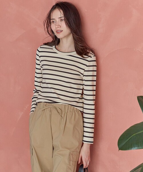 23区(ニジュウサンク)の「【SLOW/一部店舗限定】ミドルフライスジャージー 長袖カットソー(Tシャツ/カットソー・レディース・ライトグレー系1/ブラック系1/グリーン系/ホワイト系・40/38)」の1枚目の写真