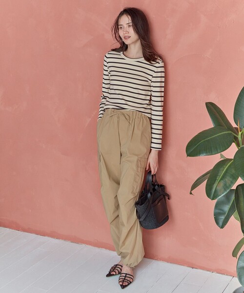 23区(ニジュウサンク)の「【SLOW/一部店舗限定】ミドルフライスジャージー 長袖カットソー(Tシャツ/カットソー・レディース・ライトグレー系1/ブラック系1/グリーン系/ホワイト系・40/38)」の9枚目の写真