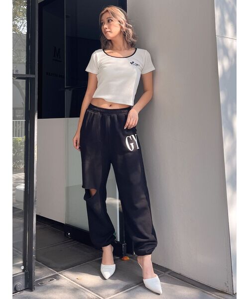 GYDA（ジェイダ）の「【WEB限定】サイドGYDAスウェット ジョガーパンツ（スウェットパンツ・レディース・オフホワイト/ブラック・FREE）」の3枚目の写真