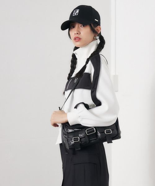 ENVYM（アンビー）の「ナイロンポケットミニバッグ（ショルダーバッグ・レディース・ブラック/シルバー・FREE）」の9枚目の写真