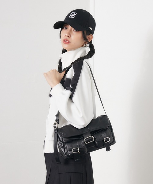 ENVYM（アンビー）の「ナイロンポケットミニバッグ（ショルダーバッグ・レディース・ブラック/シルバー・FREE）」の11枚目の写真