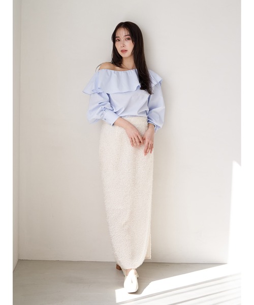 Stylevoice for xxx（スタイルヴォイスフォー）の「ワンショルダーラッフルカラーブラウス（シャツ/ブラウス・レディース・ブラック/ホワイト/ライトブルー・FREE）」の7枚目の写真