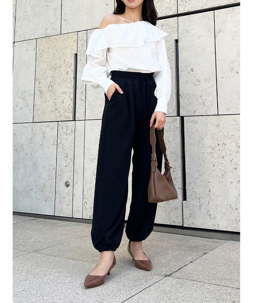 Stylevoice for xxx（スタイルヴォイスフォー）の「ワンショルダーラッフルカラーブラウス（シャツ/ブラウス・レディース・ブラック/ホワイト/ライトブルー・FREE）」の22枚目の写真