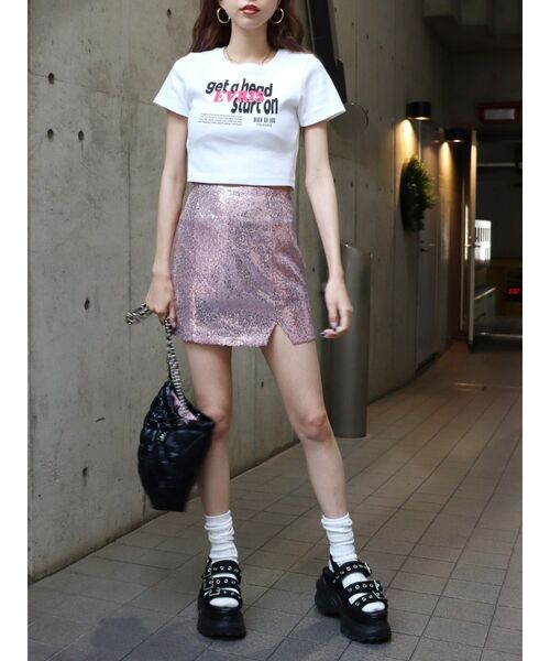 EVRIS（エヴリス）の「スパンコールミニスカート（スカート・レディース・シルバー/ピンク・MEDIUM/SMALL）」の4枚目の写真
