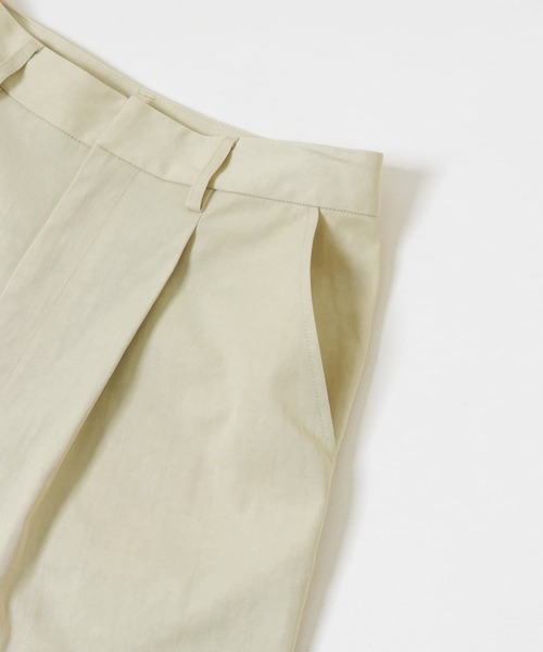 URBAN RESEARCH（アーバンリサーチ）の「ソフトツイルタックワイドパンツ（その他パンツ・レディース・グリーン系その他/ブラック・36/40/38）」の20枚目の写真