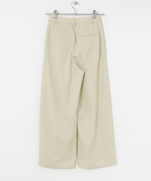 URBAN RESEARCH（アーバンリサーチ）の「ソフトツイルタックワイドパンツ（その他パンツ・レディース・グリーン系その他/ブラック・36/40/38）」の22枚目の写真