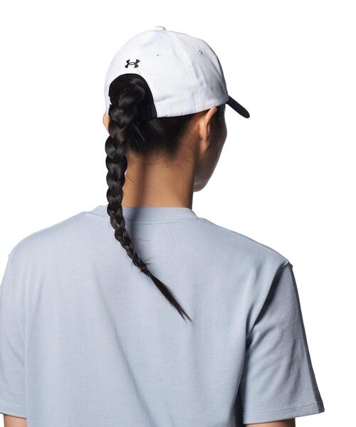 UNDER ARMOUR(アンダーアーマー)の「UAスポーツスタイル アジャスタブル キャップ(トレーニング/レディース)(キャップ・レディース・ホワイト・ONESIZE)」の4枚目の写真