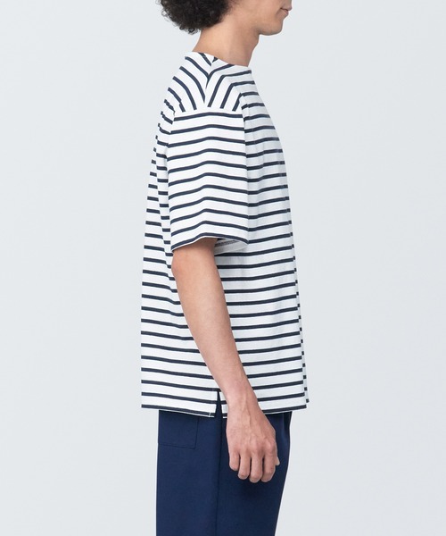 無印良品（ムジルシリョウヒン）の「紳士　洗いざらし太番手ボートネック五分袖Ｔシャツ（Tシャツ/カットソー・メンズ・ダークブラウン系4/ブラック系2/ブルー系6/ネイビー系1・XL/L/M/S）」の22枚目の写真