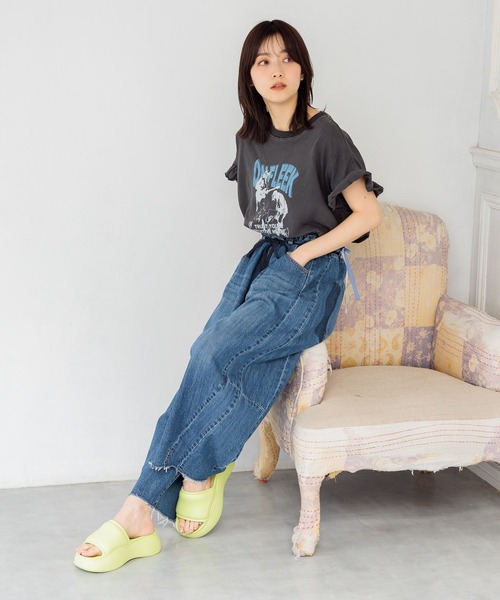 niko and...(ニコアンド)の「アソートフリルロックTEE(Tシャツ/カットソー・レディース・ライトグレー/チャコール/オフホワイト/ブルー/ブラック・MEDIUM/LARGE)」の9枚目の写真