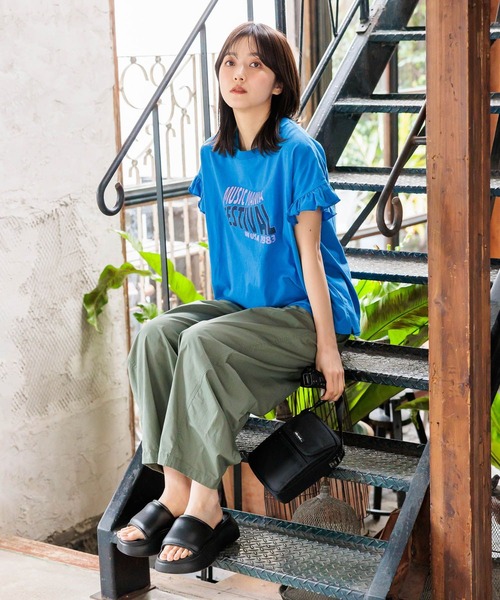 niko and...(ニコアンド)の「アソートフリルロックTEE(Tシャツ/カットソー・レディース・ライトグレー/チャコール/オフホワイト/ブルー/ブラック・MEDIUM/LARGE)」の16枚目の写真