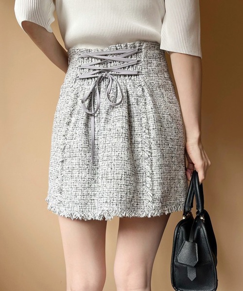 one after another NICE CLAUP（ワンアフターアナザーナイスクラップ）の「後ろレースアップ台形ミニスカート（スカート・レディース・ブラック/ブルー/ホワイト系その他/アイボリー・FREE）」の3枚目の写真