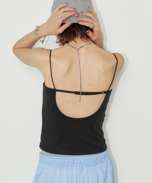 Auntie Rosa Holiday（アンティローザホリデー）の「カップ付きバックオープンデザインキャミ（キャミソール・レディース・ベージュ/オフホワイト/ブラック・FREE）」の2枚目の写真