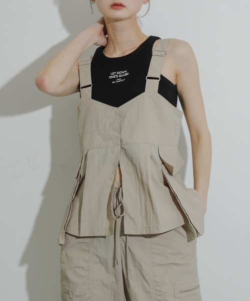 Uiscel(ユイセル)の「Uiscel ビックポケットベスト(ベスト・レディース・オレンジ/ブラック/ライトベージュ・ONE)」の2枚目の写真