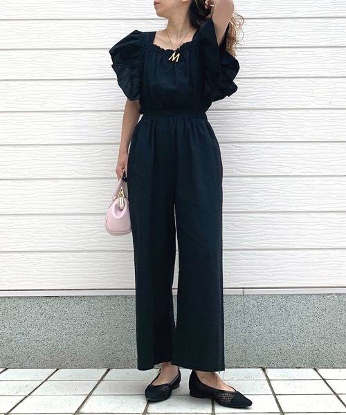 Q（キュー）の「ラッフルデザインオールインワン（つなぎ/オールインワン・レディース・ブラック/ライトブルー・MEDIUM）」の2枚目の写真