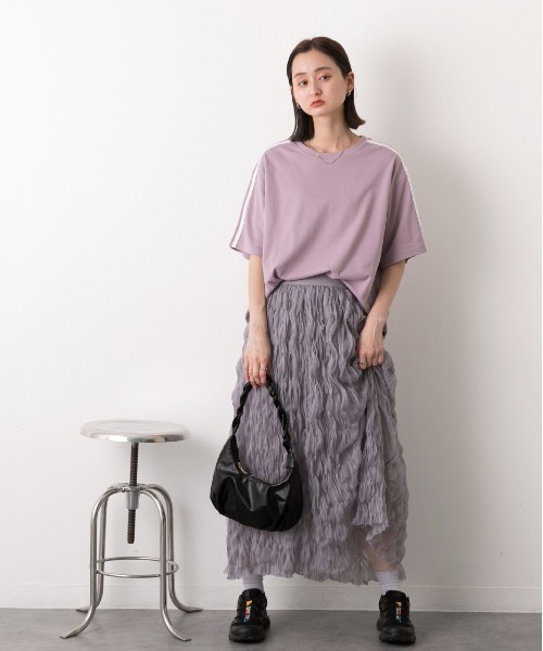 ad thie(アドティエ)の「サイドライン スムースTシャツ(Tシャツ/カットソー・レディース・ブラック/杢グレー/オフホワイト/ラベンダー/ブラウン・FREE)」の22枚目の写真