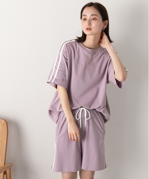 ad thie(アドティエ)の「サイドライン スムースTシャツ(Tシャツ/カットソー・レディース・ブラック/杢グレー/オフホワイト/ラベンダー/ブラウン・FREE)」の17枚目の写真