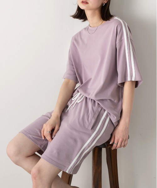 ad thie(アドティエ)の「サイドライン スムースTシャツ(Tシャツ/カットソー・レディース・ブラック/杢グレー/オフホワイト/ラベンダー/ブラウン・FREE)」の18枚目の写真