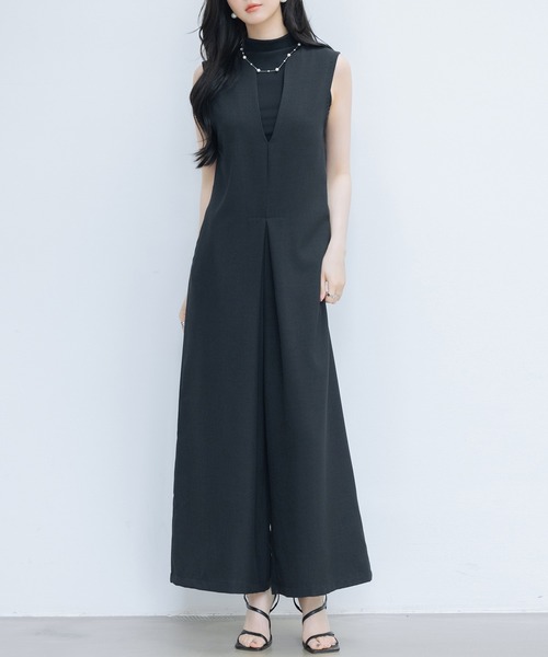 SAISON DE PAPILLON（セゾンドパピヨン）の「IラインシルエットVネックサロペット（サロペット/オーバーオール・レディース・ブラック/アイボリー/チャコール・M）」の4枚目の写真