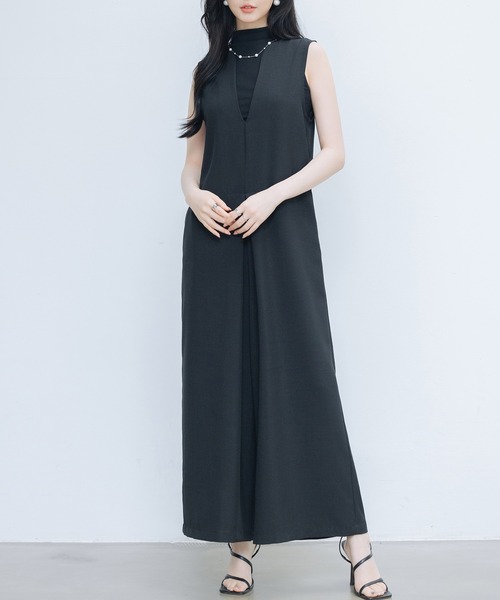 SAISON DE PAPILLON（セゾンドパピヨン）の「IラインシルエットVネックサロペット（サロペット/オーバーオール・レディース・ブラック/アイボリー/チャコール・M）」の6枚目の写真