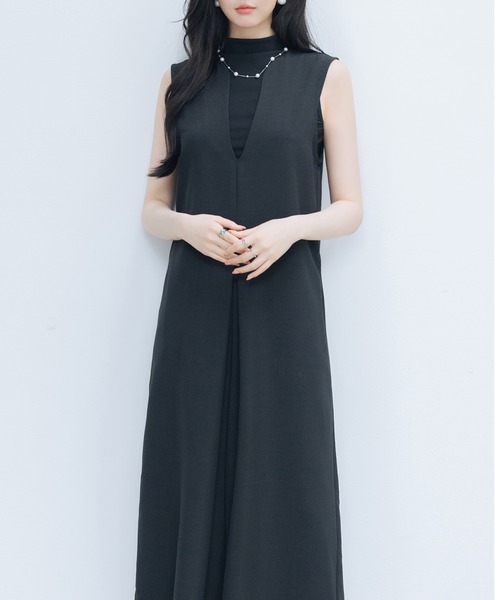 SAISON DE PAPILLON（セゾンドパピヨン）の「IラインシルエットVネックサロペット（サロペット/オーバーオール・レディース・ブラック/アイボリー/チャコール・M）」の10枚目の写真