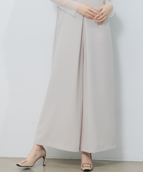 SAISON DE PAPILLON（セゾンドパピヨン）の「IラインシルエットVネックサロペット（サロペット/オーバーオール・レディース・ブラック/アイボリー/チャコール・M）」の21枚目の写真