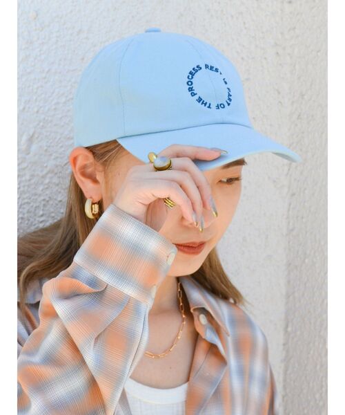 Ungrid（アングリッド）の「エンブロイダリーデザインキャップ（キャップ・レディース・ブラック/ブルー/アイボリー/ボルドー・FREE）」の13枚目の写真