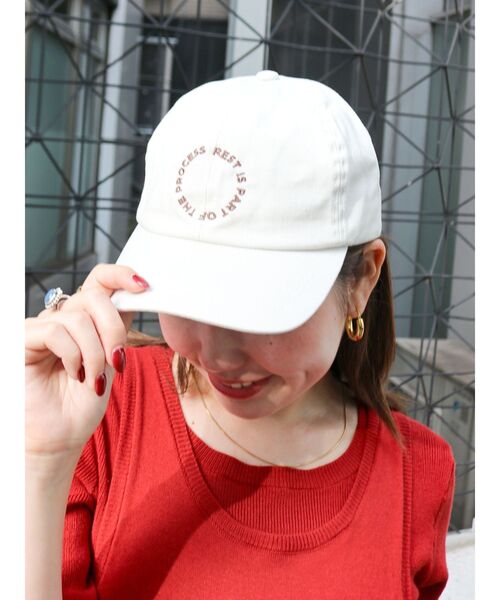 Ungrid（アングリッド）の「エンブロイダリーデザインキャップ（キャップ・レディース・ブラック/ブルー/アイボリー/ボルドー・FREE）」の17枚目の写真