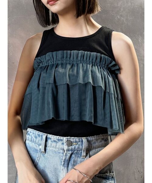 MURUA（ムルーア）の「チュールフリルレイヤードタンクトップ（Tシャツ/カットソー・レディース・ブラック/グレー・FREE）」の2枚目の写真