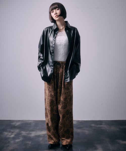 ARTISAN オールインワン　黒　花柄　ワイドパンツ　美スタイル セール】大人ストリートデザイン。フラワー総柄 ワイドパンツ