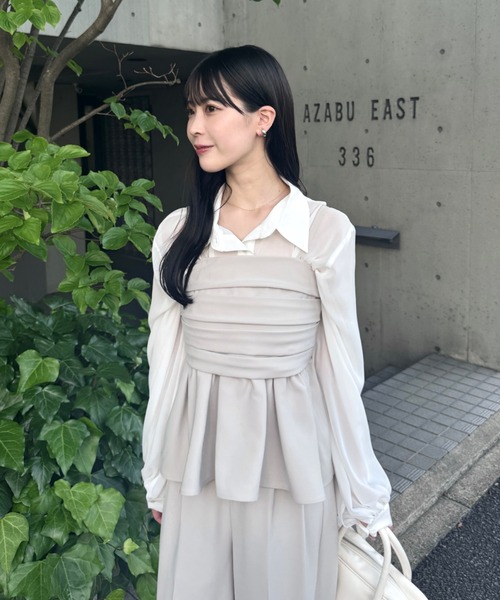 mellowneon(メロウネオン)の「6wayビスチェセットアップ/ビスチェ/セットアップ/スラックス/ワイドパンツ/オフショルブラウス(セットアップ・レディース・ベージュ/チャコール・SMALL/MEDIUM)」の9枚目の写真