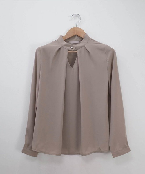 SEU（エスイーユー）の「オフィスでもプライベートでも◎ スタンドネックカットアウトピンタックブラウス オフィスカジュアル きれいめカジュアル（シャツ/ブラウス・レディース・ブルーグレー/ブラック/ベージュ/ホワイト・フリー）」の9枚目の写真