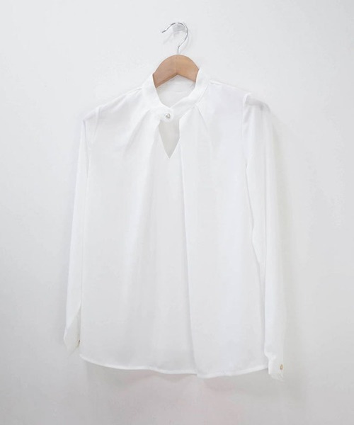 SEU（エスイーユー）の「オフィスでもプライベートでも◎ スタンドネックカットアウトピンタックブラウス オフィスカジュアル きれいめカジュアル（シャツ/ブラウス・レディース・ブルーグレー/ブラック/ベージュ/ホワイト・フリー）」の12枚目の写真