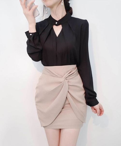 SEU（エスイーユー）の「オフィスでもプライベートでも◎ スタンドネックカットアウトピンタックブラウス オフィスカジュアル きれいめカジュアル（シャツ/ブラウス・レディース・ブルーグレー/ブラック/ベージュ/ホワイト・フリー）」の18枚目の写真