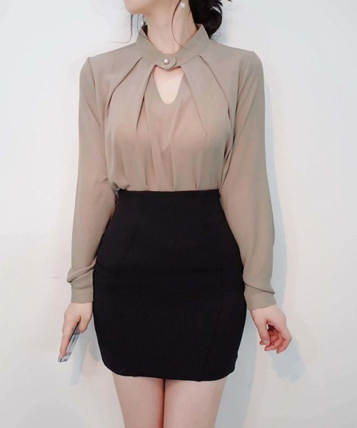 SEU（エスイーユー）の「オフィスでもプライベートでも◎ スタンドネックカットアウトピンタックブラウス オフィスカジュアル きれいめカジュアル（シャツ/ブラウス・レディース・ブルーグレー/ブラック/ベージュ/ホワイト・フリー）」の20枚目の写真