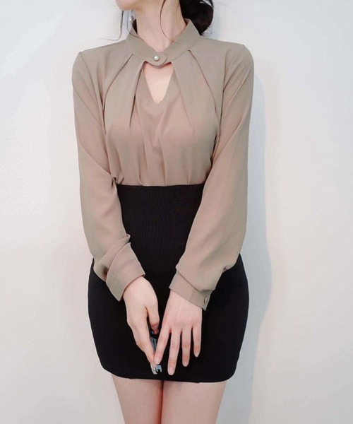 SEU（エスイーユー）の「オフィスでもプライベートでも◎ スタンドネックカットアウトピンタックブラウス オフィスカジュアル きれいめカジュアル（シャツ/ブラウス・レディース・ブルーグレー/ブラック/ベージュ/ホワイト・フリー）」の21枚目の写真