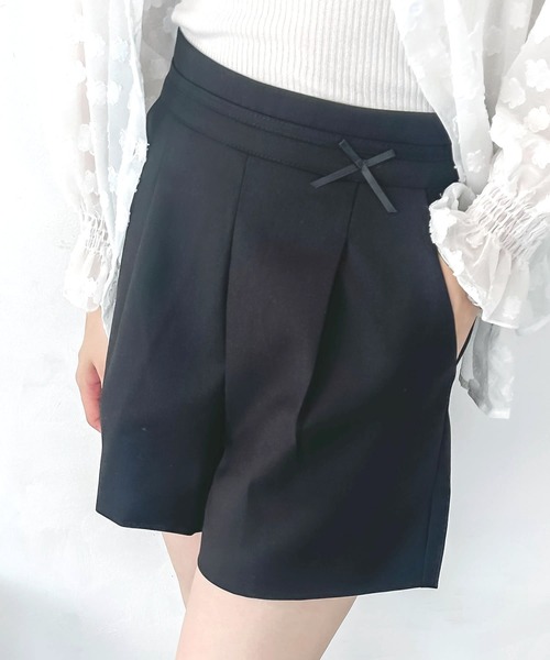 madrepadre(マドレパドレ)の「ミニリボンショートパンツ(その他パンツ・レディース・グレー/ブラック・SMALL/MEDIUM)」の1枚目の写真