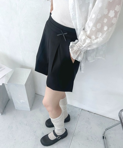 madrepadre(マドレパドレ)の「ミニリボンショートパンツ(その他パンツ・レディース・グレー/ブラック・SMALL/MEDIUM)」の4枚目の写真