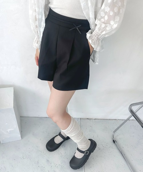 madrepadre(マドレパドレ)の「ミニリボンショートパンツ(その他パンツ・レディース・グレー/ブラック・SMALL/MEDIUM)」の3枚目の写真