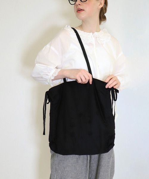 haupia（ハウピア）の「オーロラテントとプロングホーン【バッグ】（トートバッグ・レディース・ブラック/ホワイト×ブラック/グレー・FREE）」の2枚目の写真