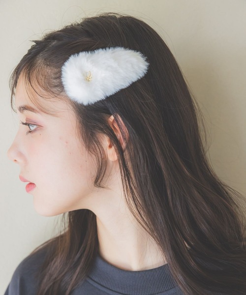 repipi armario(レピピ アルマリオ)の「ファーパッチンピン(ヘアピン・キッズ・ブルー/ベージュ/ホワイト/ピンク・FREE)」の2枚目の写真