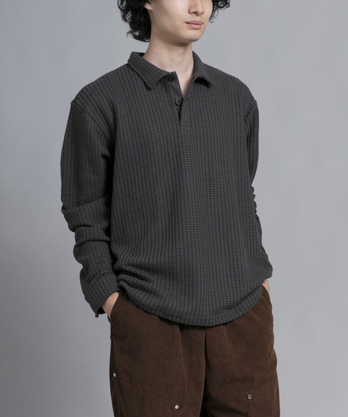 aimoha(アイモハ)の「aimoha men Textured Comfort Polo Sweater(スウェット・メンズ・ブラック/オフホワイト/ダークグレー・MEDIUM/LARGE/X-LARGE/XX-LARGE/XXX-LARGE)」の3枚目の写真