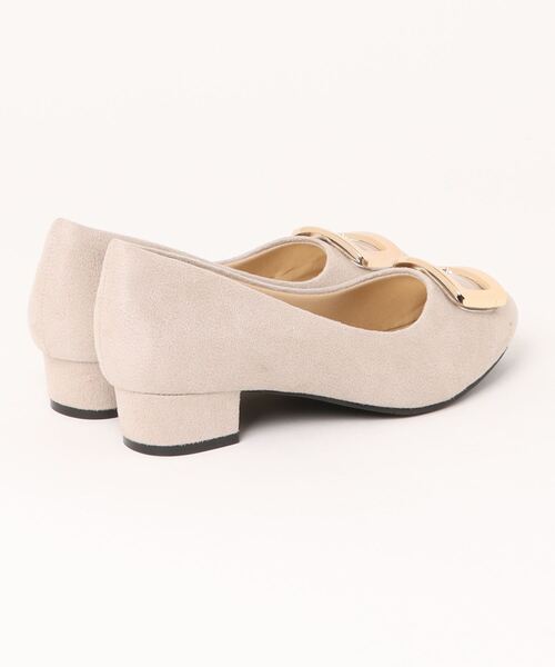 ALETTA（アレッタ）の「ALETTA-ｱﾚｯﾀ- 究極のプレーンパンプス -バックルモチーフ-（パンプス・レディース・ダークブラック/アッシュグレー/ライトグレー/ベージュ/ブラック/グレー・22.5cm/23.0cm/23.5cm/24.0cm/24.5cm/25.0cm）」の7枚目の写真