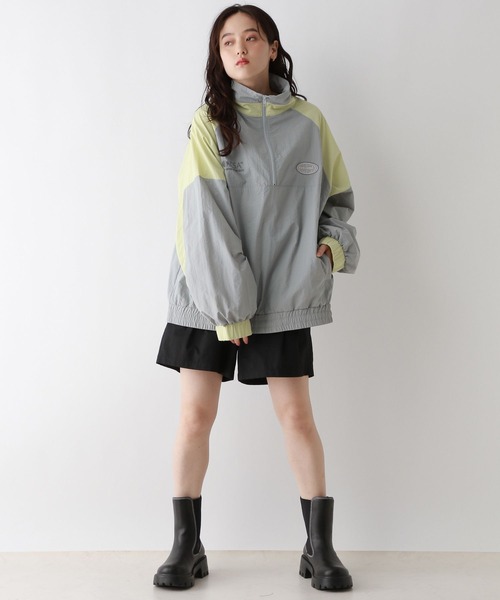 RAGEBLUE（レイジブルー）の「ルーズシルエット/配色ナイロンハーフジップ（スウェット・レディース・グレー/ブルー・FREE）」の4枚目の写真