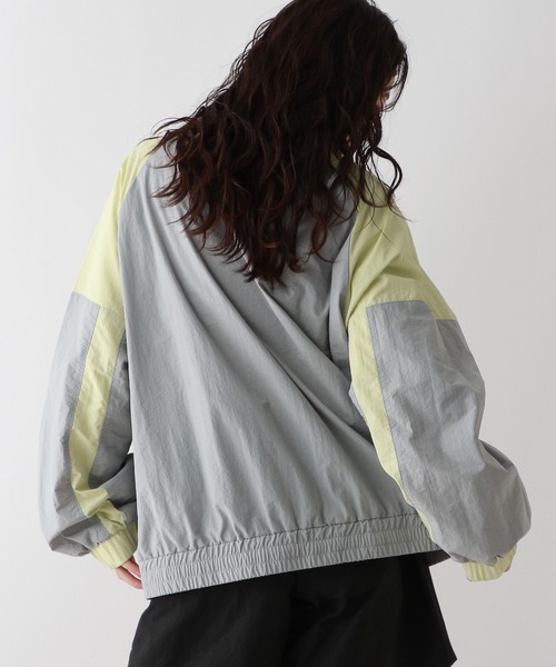 RAGEBLUE（レイジブルー）の「ルーズシルエット/配色ナイロンハーフジップ（スウェット・レディース・グレー/ブルー・FREE）」の6枚目の写真