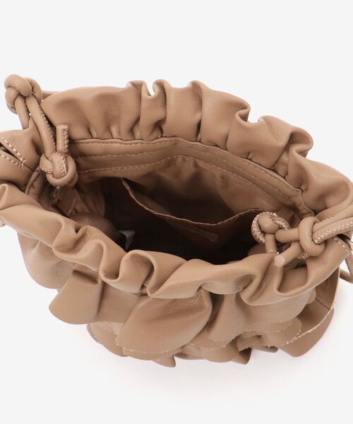 le.coeur blanc（ルクールブラン）の「PUフリルギャザーミニショルダー（ショルダーバッグ・レディース・ブラック/ベージュ・FREE）」の18枚目の写真