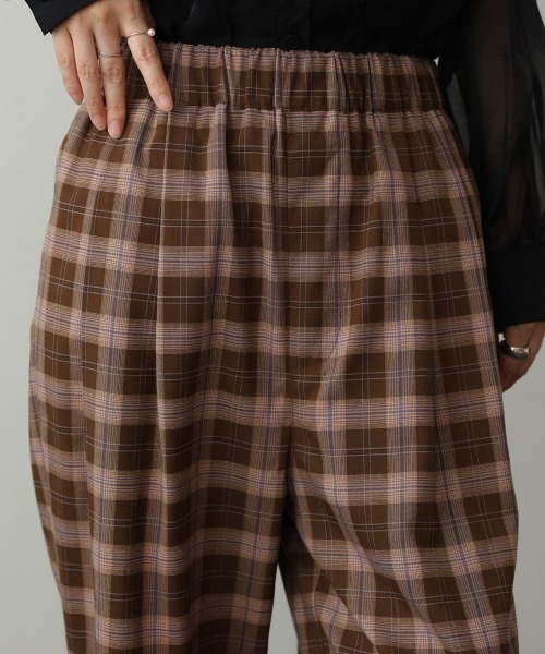 Bou Jeloud(ブージュルード)の「ストレッチゆるテーパードパンツ(その他パンツ・レディース・ブラック/ブラウン・38)」の21枚目の写真