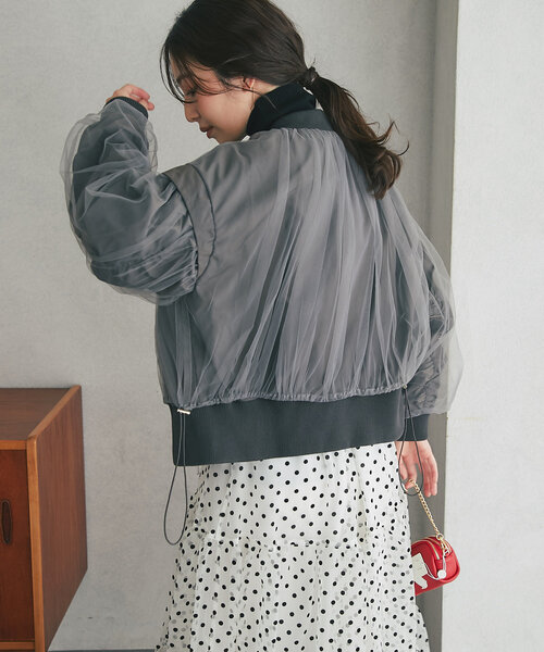 La boutique BonBon（ラブティックボンボン）の「チュールレイヤードブルゾン（ブルゾン・レディース・グレー・FREE）」の6枚目の写真