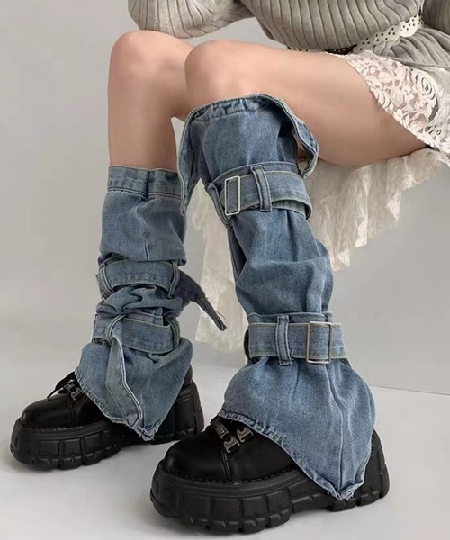 lilful（リルフル）の「ルーズソックス風 デニムレッグウォーマー（レッグウォーマー・レディース・ブルー/ブラック・F）」の6枚目の写真